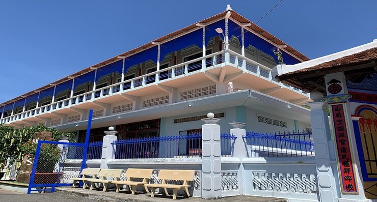 Nhà lớn Long Sơn