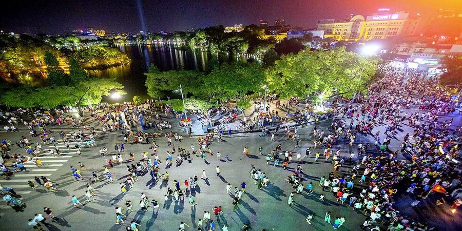 Phố đi bộ Hà Nội - Khám phá Hà Nội về đêm