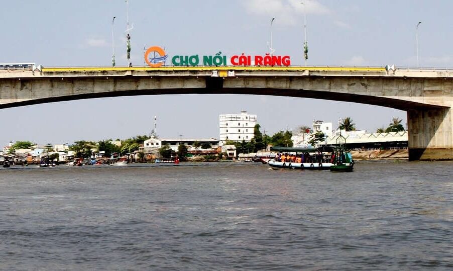 Chợ nổi Cái Răng nhìn từ xa