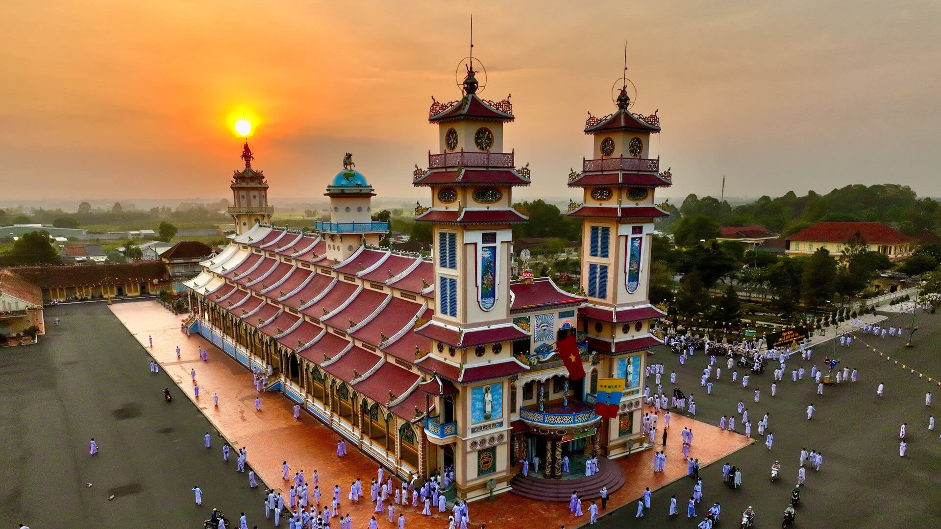 Tòa thánh Tây Ninh - Kinh nghiệm du lịch Tây Ninh