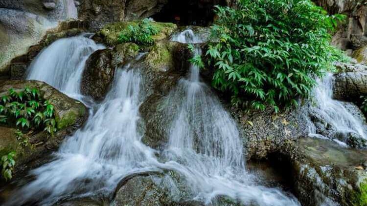 Hang Phượng Hoàng - Suối Mỏ Gà du lịch Thái Nguyên