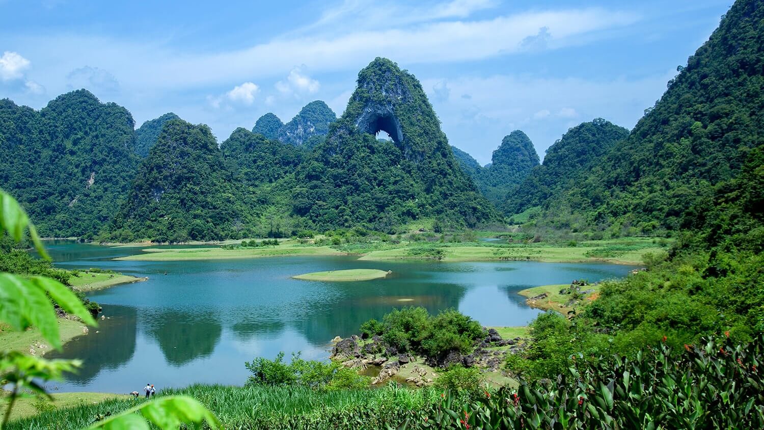 Núi Mắt Thần Du lịch Cao Bằng