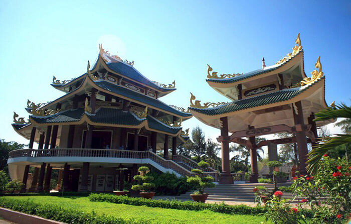 Điểm đến du lịch Bến Tre - Khu lăng mộ Nguyễn Đình 