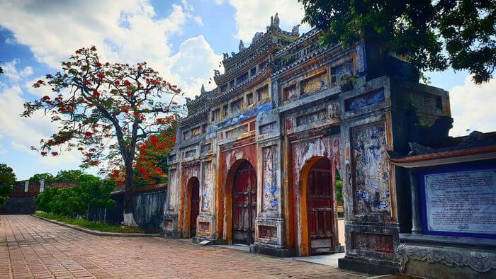 Khám phá di sản miền Trung Lăng Minh Mạng