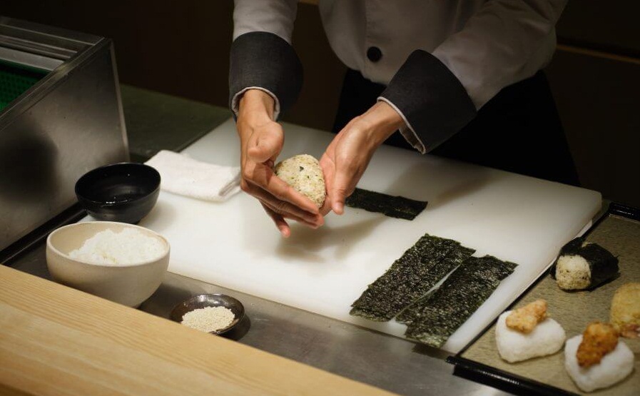 Onigiri Du lịch Nhật Bản